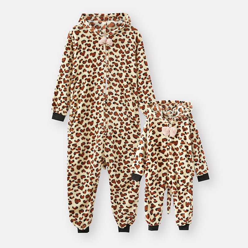 (In Stock G24-2-3 G24-1-3)Mommy and Me Fall Giraffe Print Fleece Jumpsuit