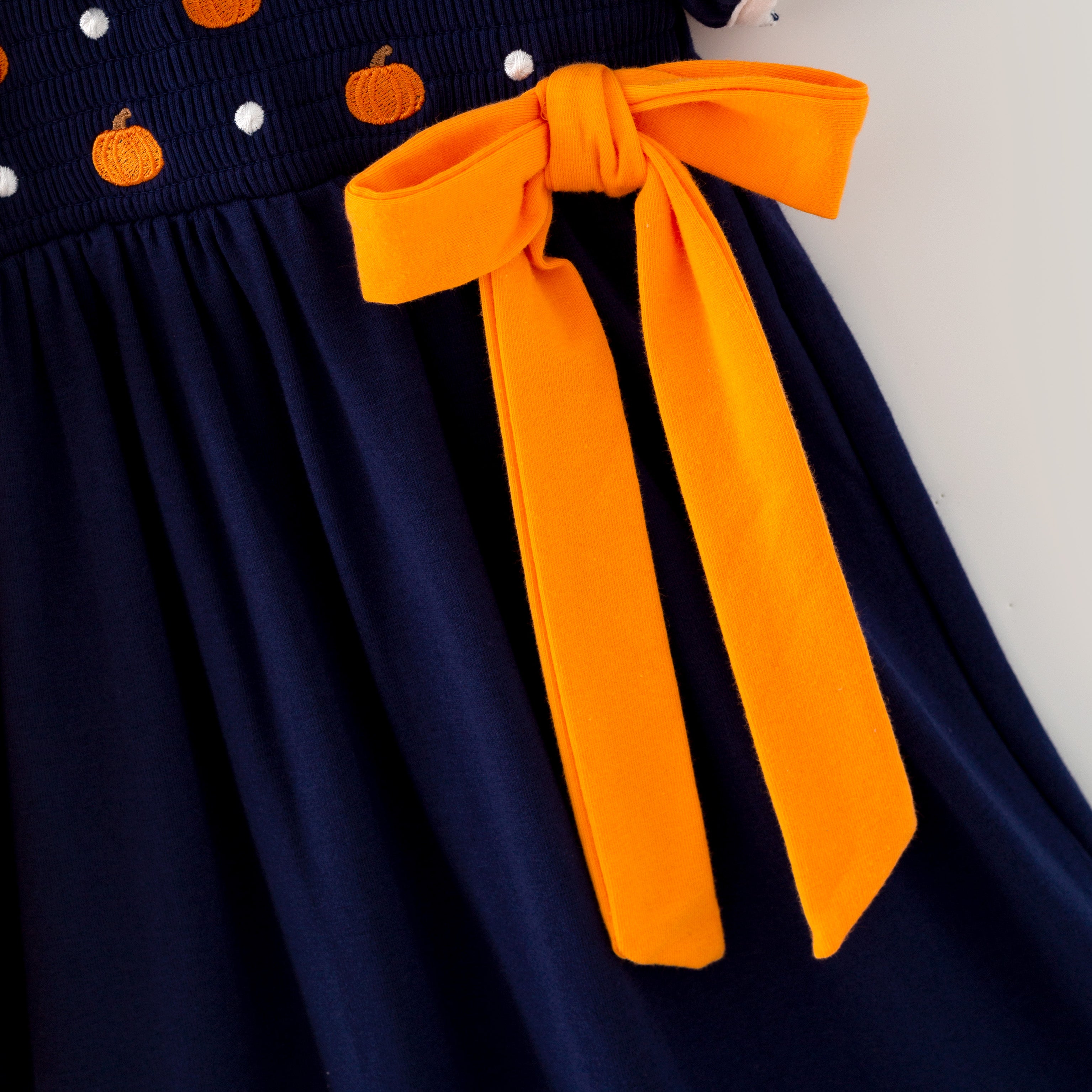 (In Stock)Girls Fall Pumpkin Embroidery Smocked Dress