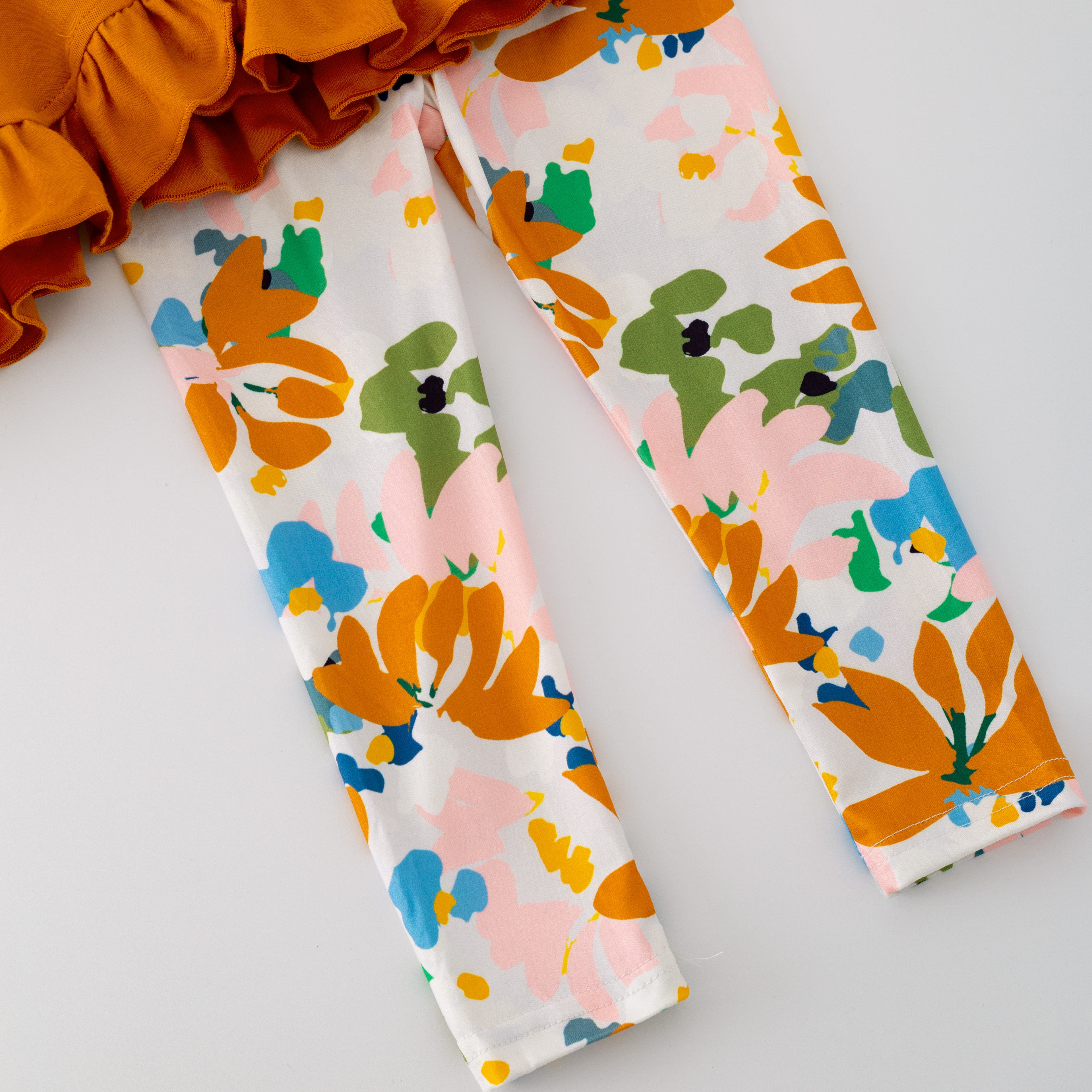 (In Stock L32-03-03 L33-2-2)Girls 3 Pieces Fall Winter Top Floral Print Pants Scraf Set