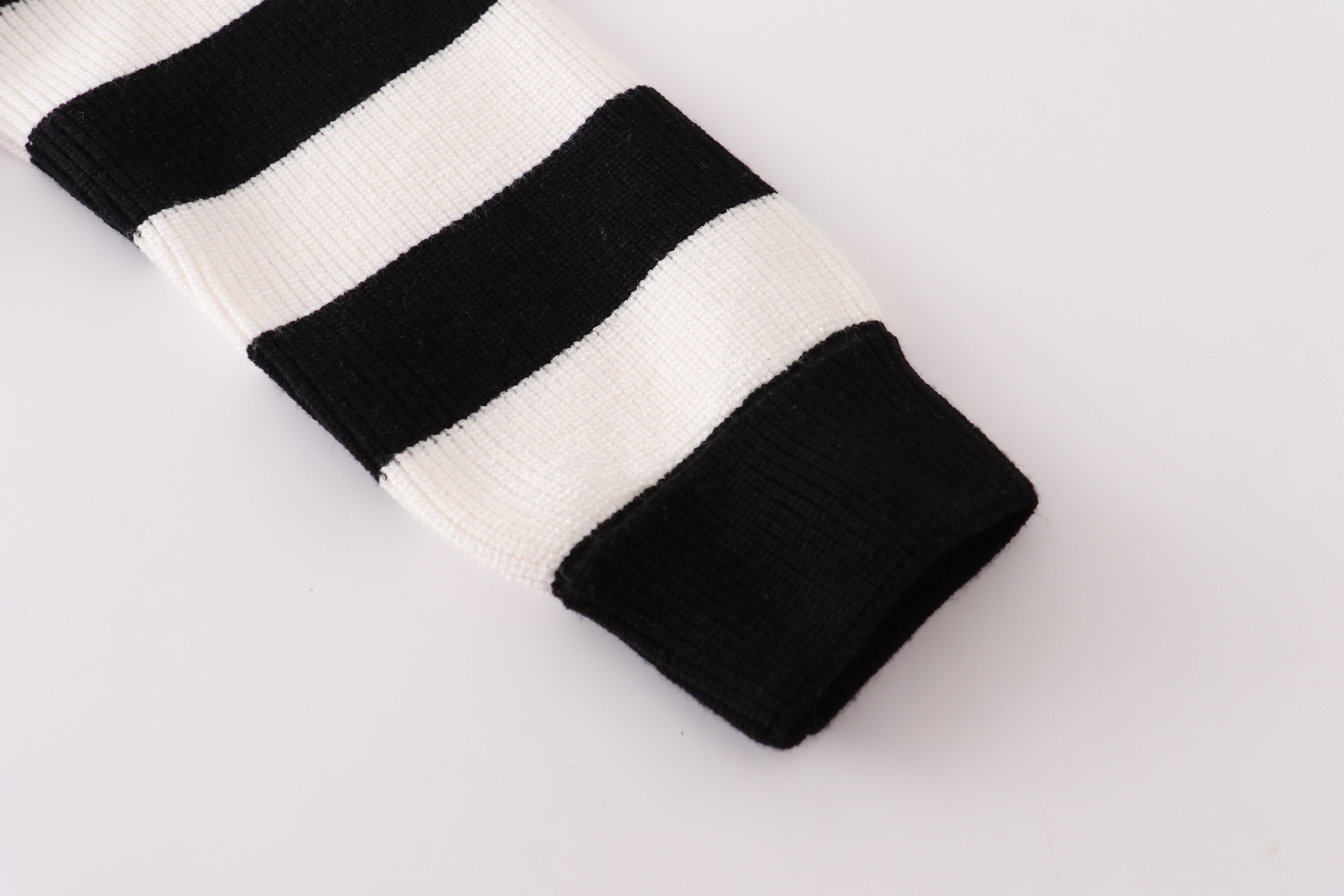 (In Stock Q7-2-2)Mommy and Me Fall Leopard Print Sweatshirt