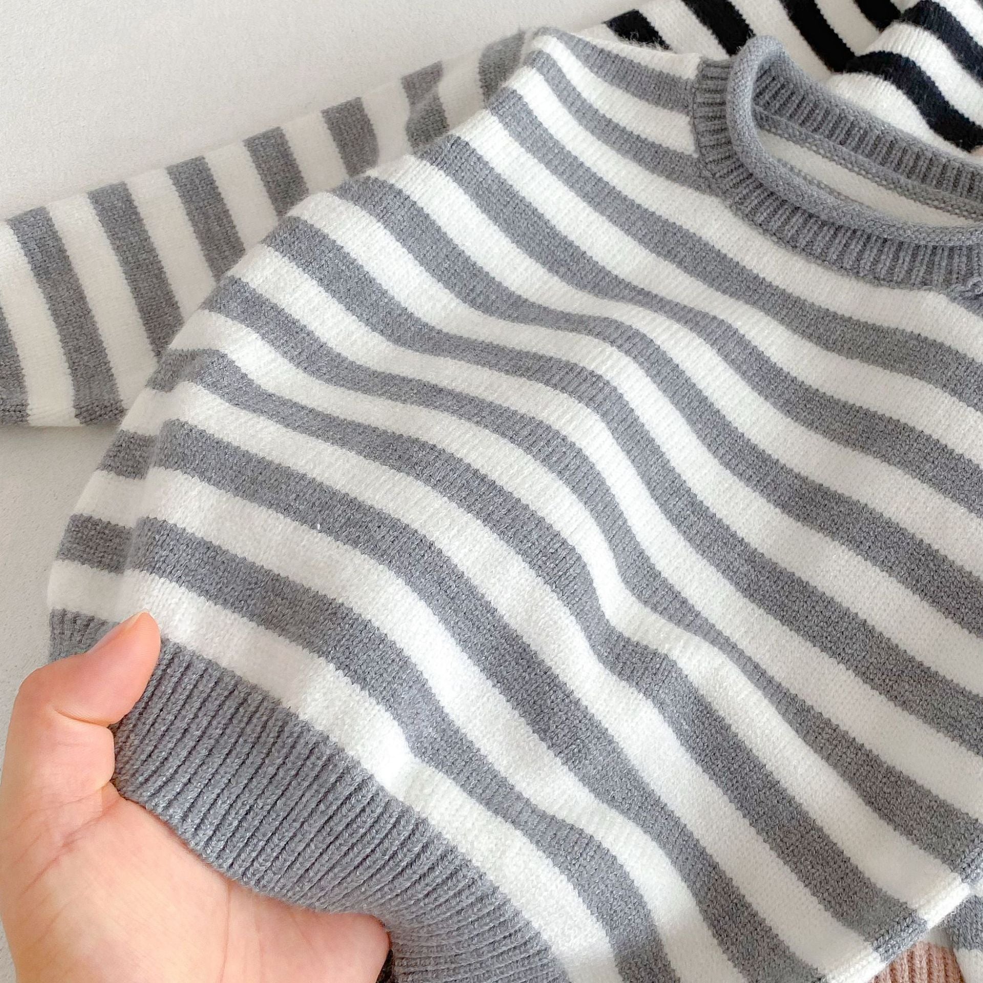 (Pre Order 2 Weeks)Unisex Fall Stripe Knitted Sweater