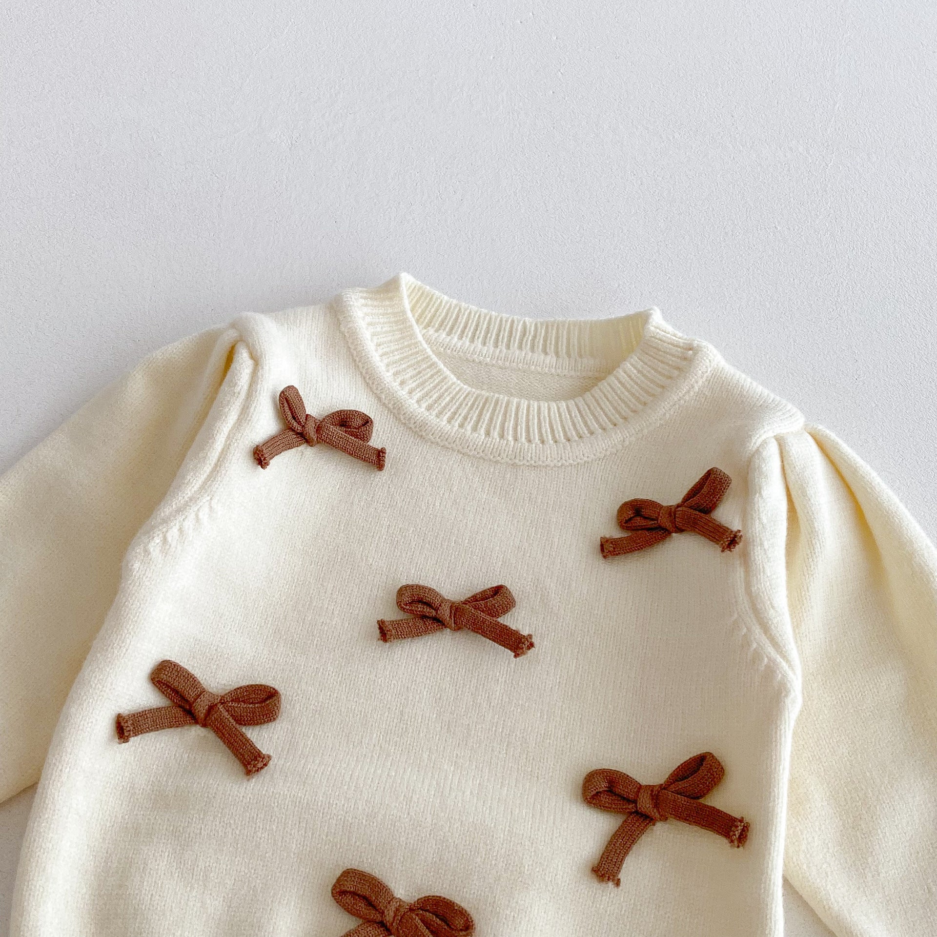 (In Production+Prepack Zone)Girls Fall&Winter White Bow Sweater Khaki Pants with Bag 3 PCS