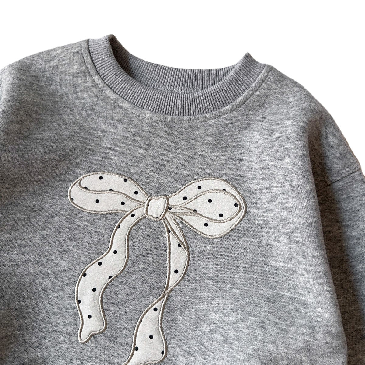 (In Production)Girls Fall&Winter Bow Applique Sweatshirt Set