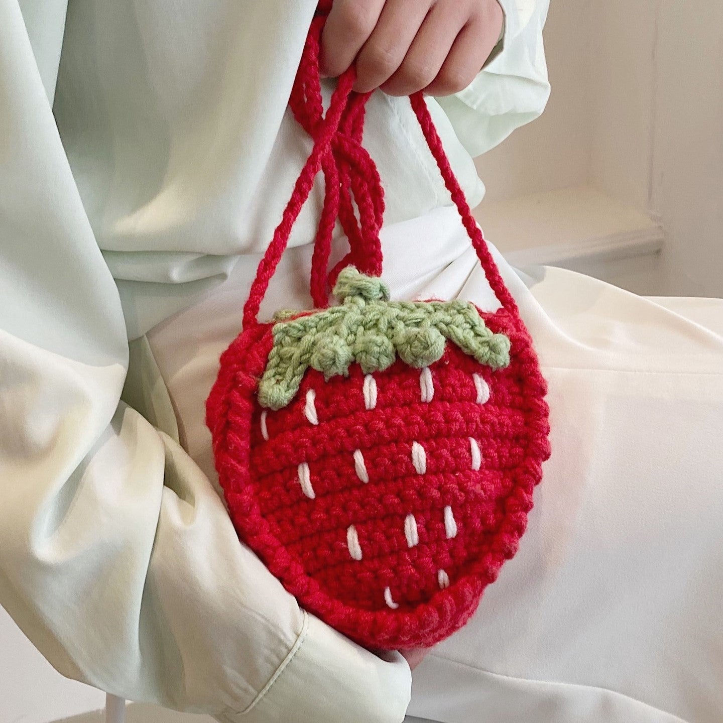 (Pre Order)Spring&Summer Strawberry Woolen Woven Bag
