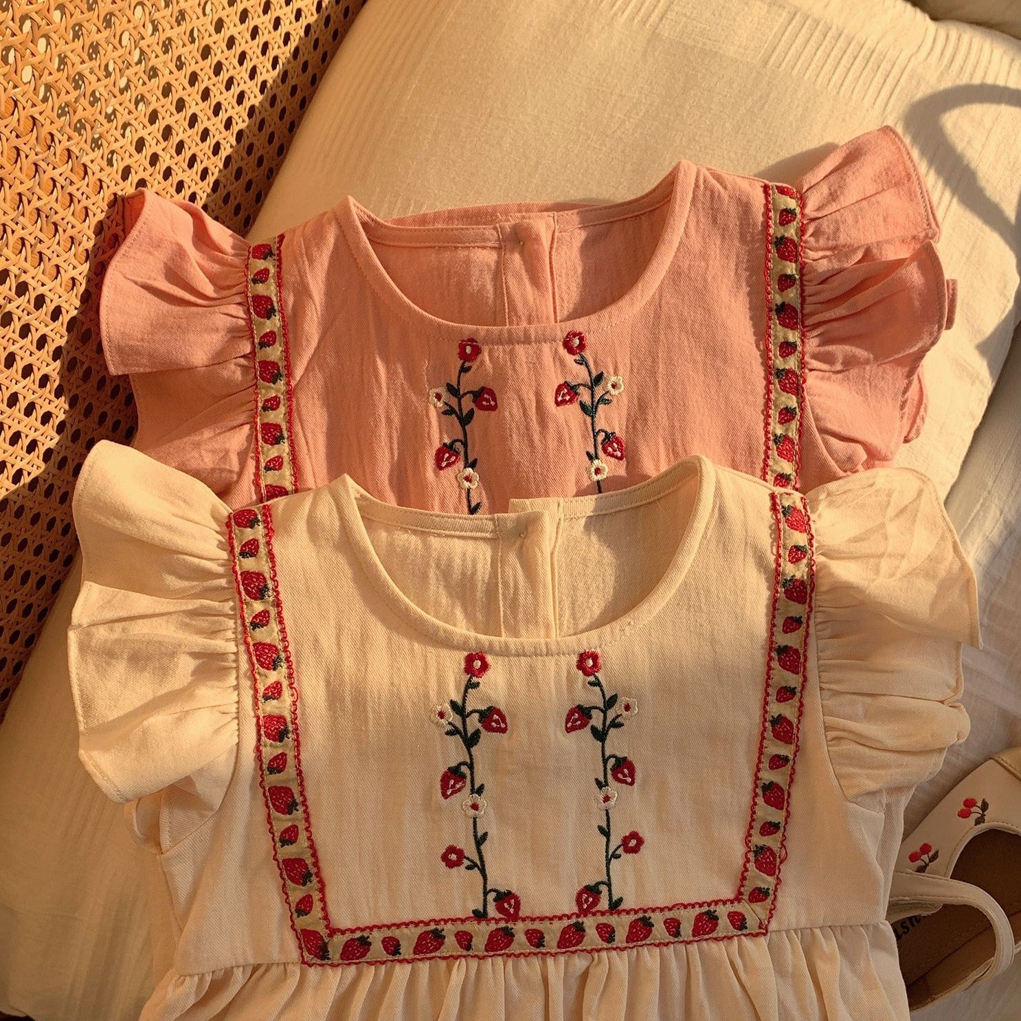 (In Production)Girls Spring&Summer Strawberry Embroidery Flying Sleeves Dress