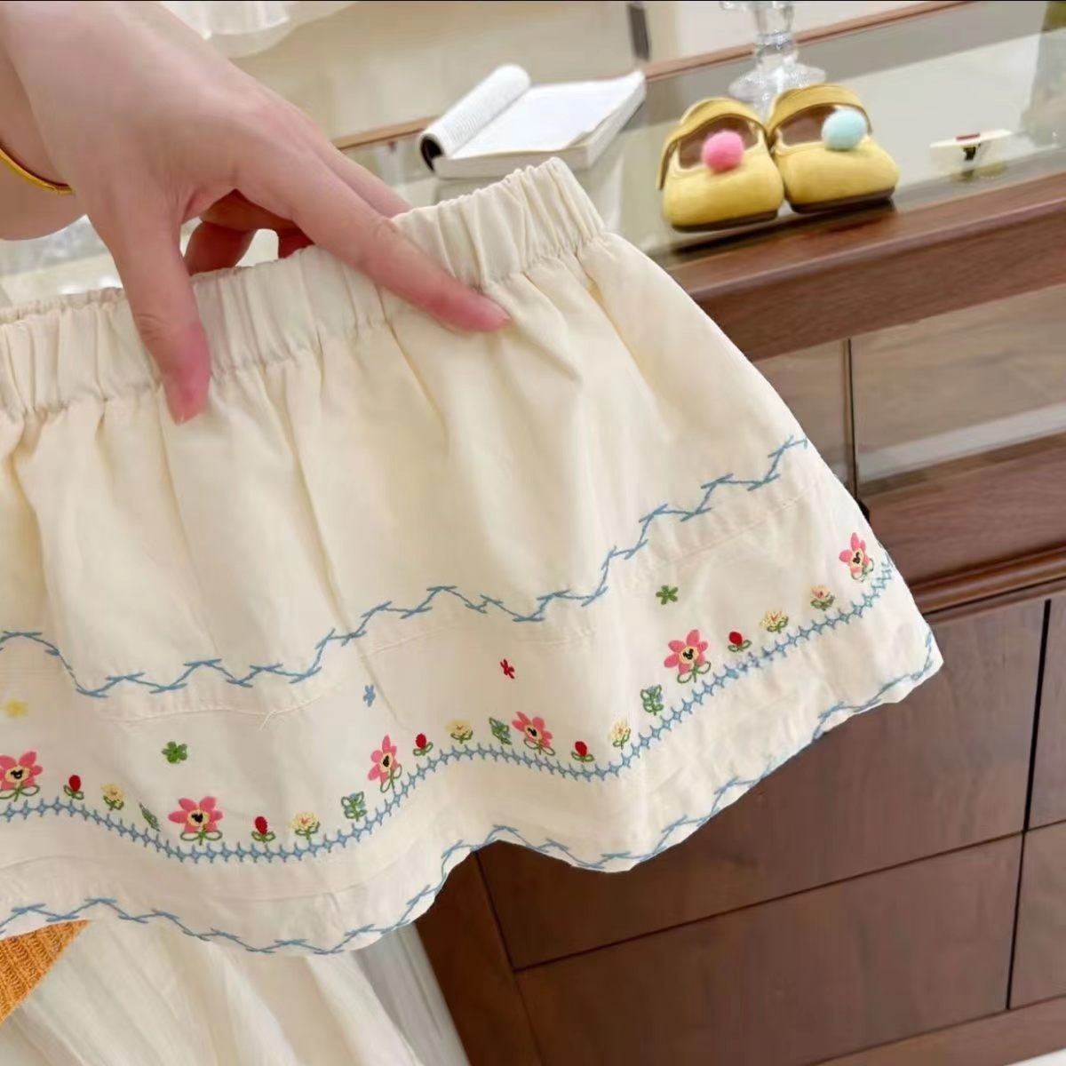 (In Production)Girls Summer Knitted Vest Embroidery Short Set