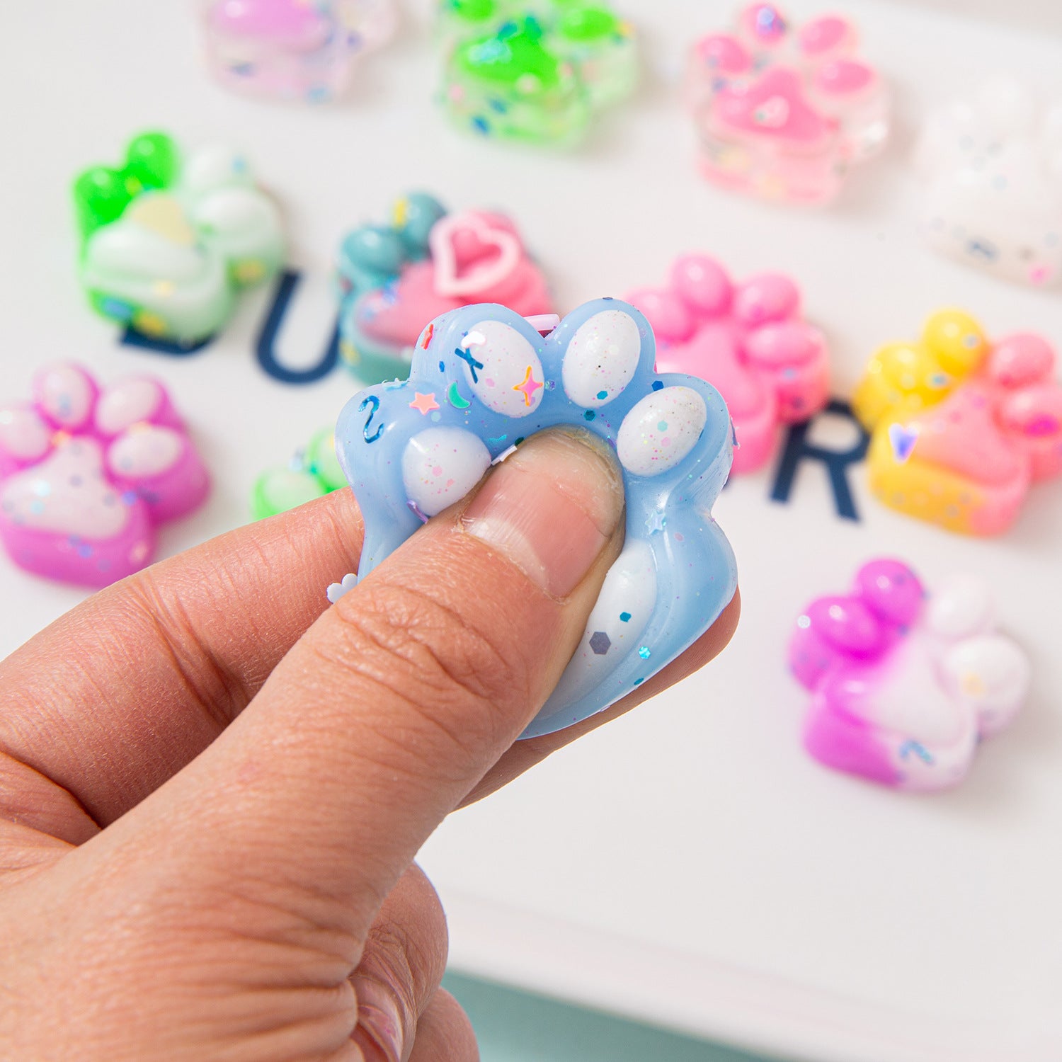 (Pre Order)Squeeze Cat PAWS Toy