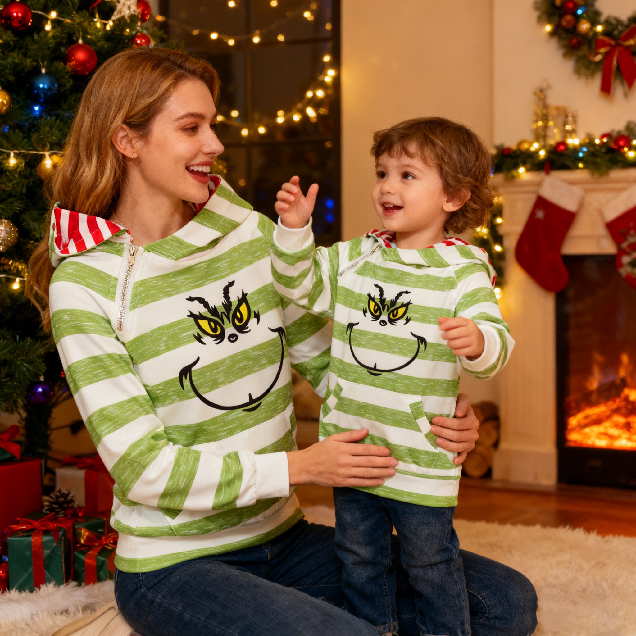 （In Stock）Mommy&Me Christmas Cartoon Print Hoodie
