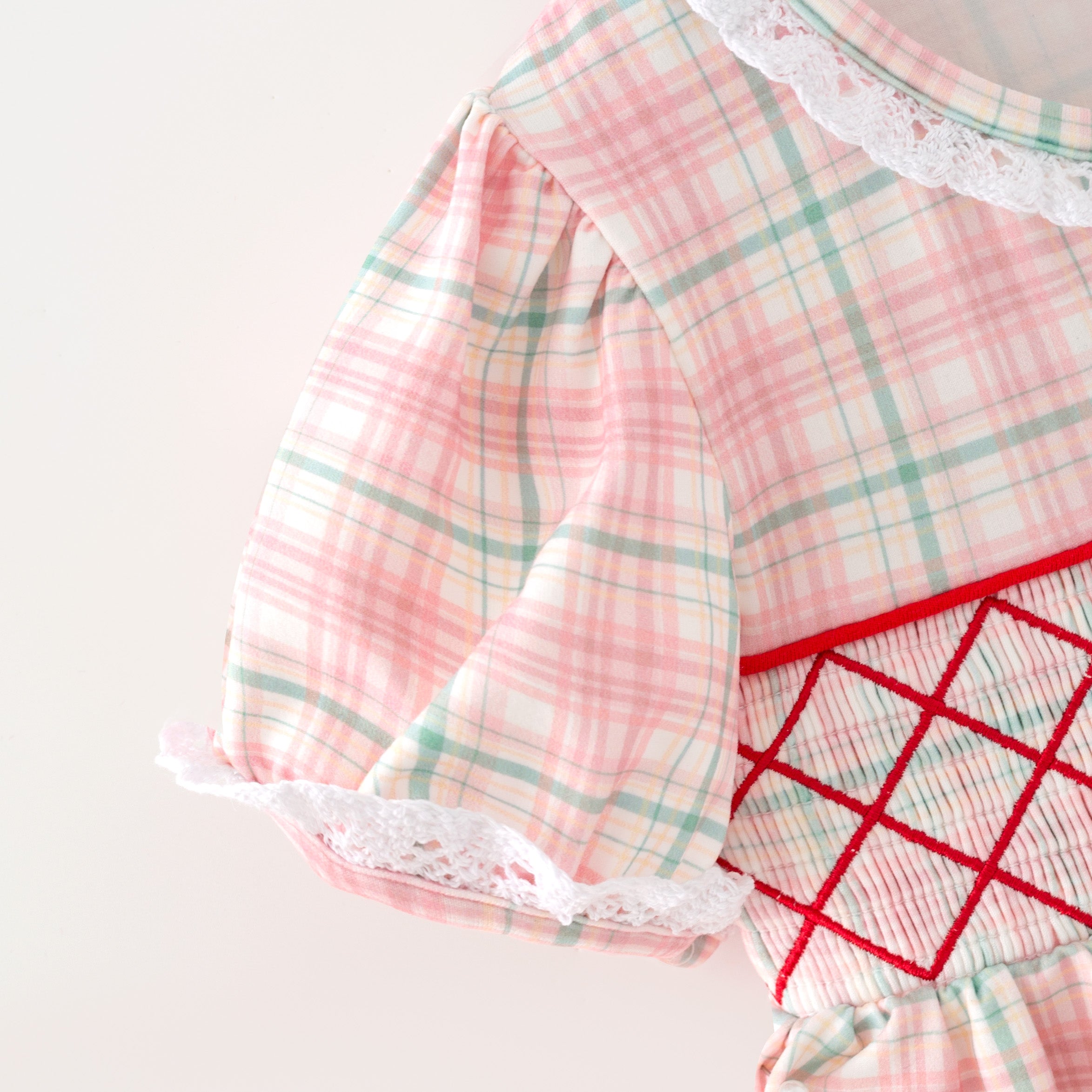 （In Stock）Girls Christmas Embroidery Smocked Dress