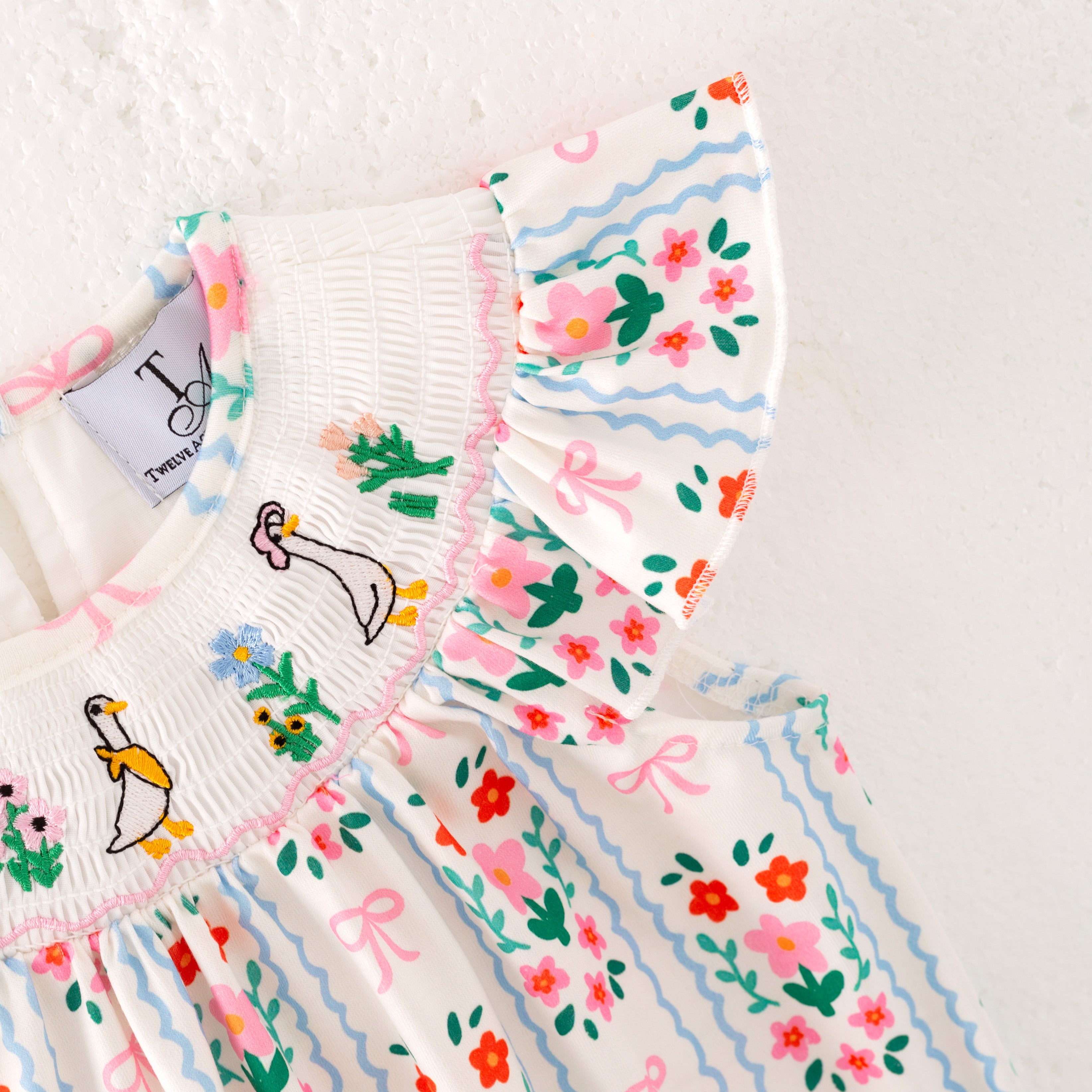 （Pre Order）Sisters Spring and Summer Goose Embroidery Smocked Dress＆Romper