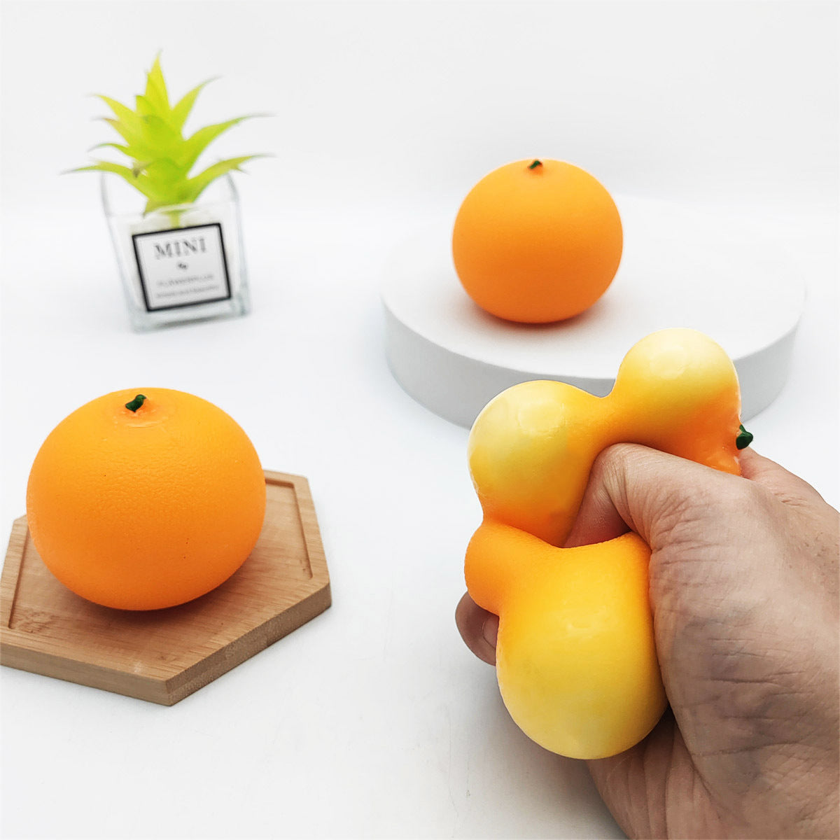 （Pre Order）Squishy Squeeze Orange Toy