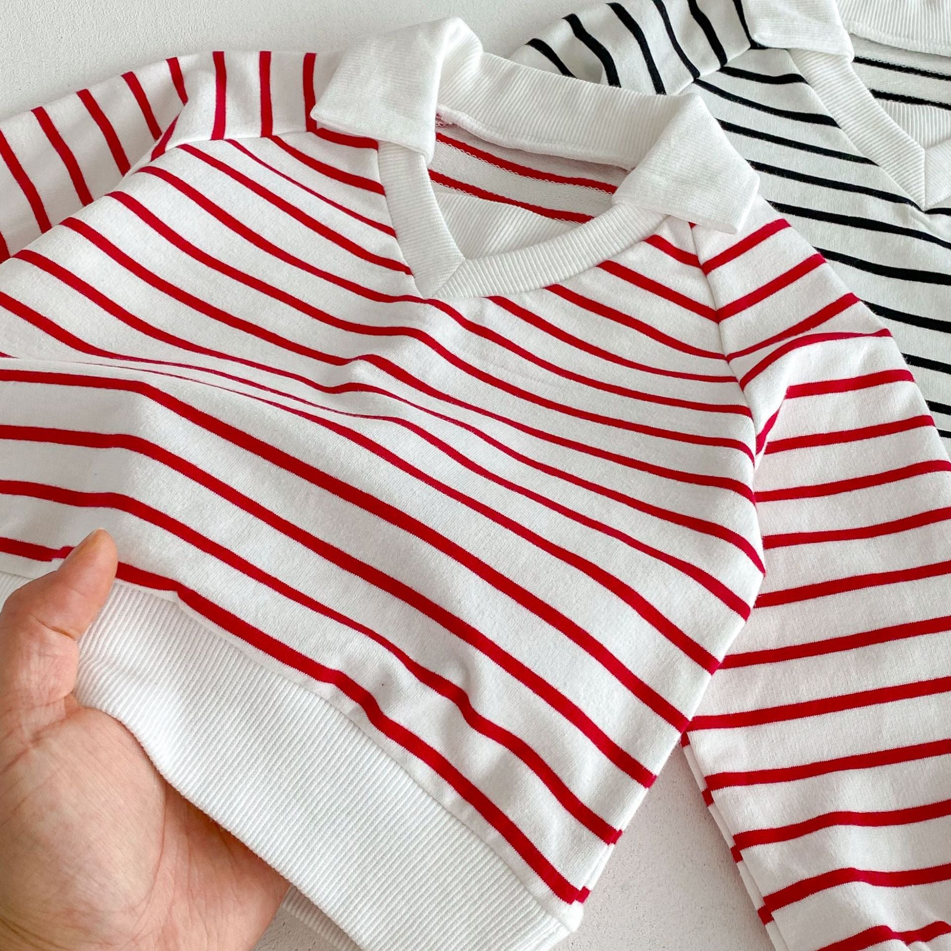 （Pre Order 2 Weeks）Unisex Fall Stripe Sweatshirt