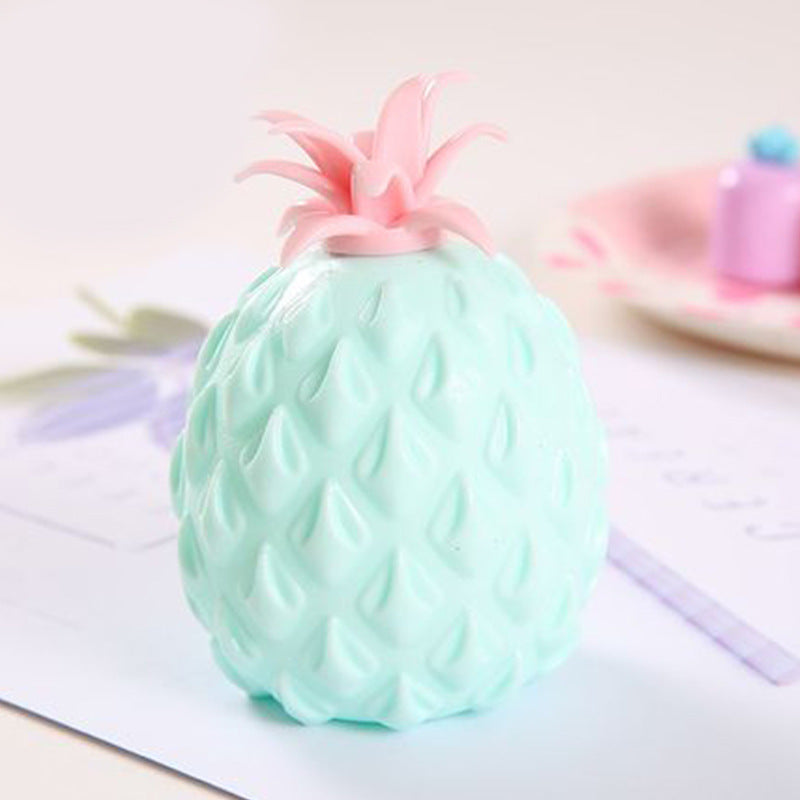（Pre Order）Squeeze Pineapple Toy