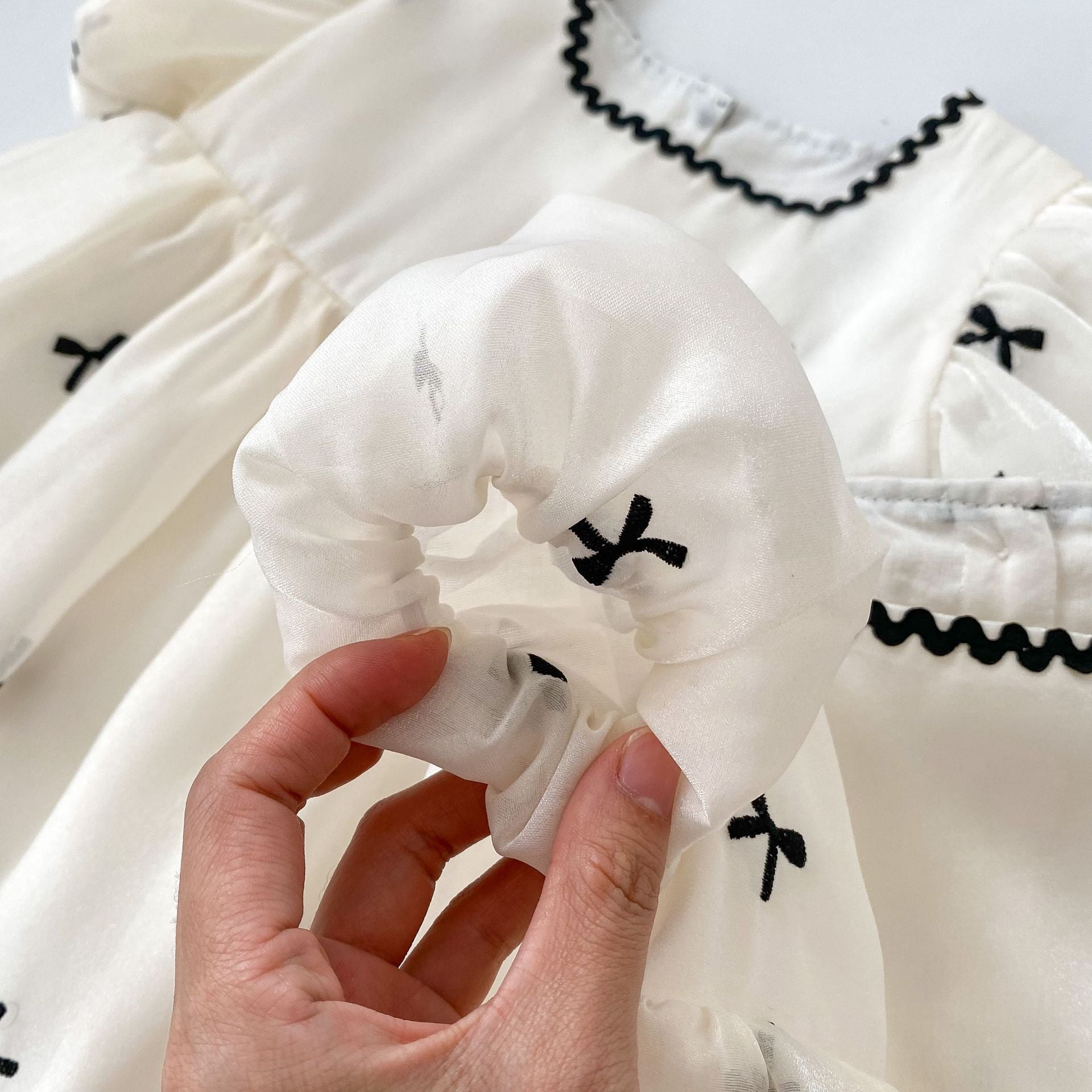 （Pre Order）Girls Spring and Summer Bow Embroidery Dress