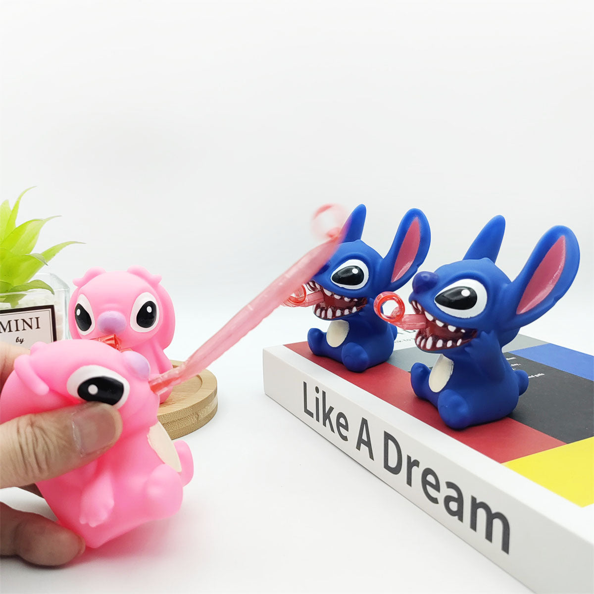 （Pre Order）Squeeze Cartoon Toy