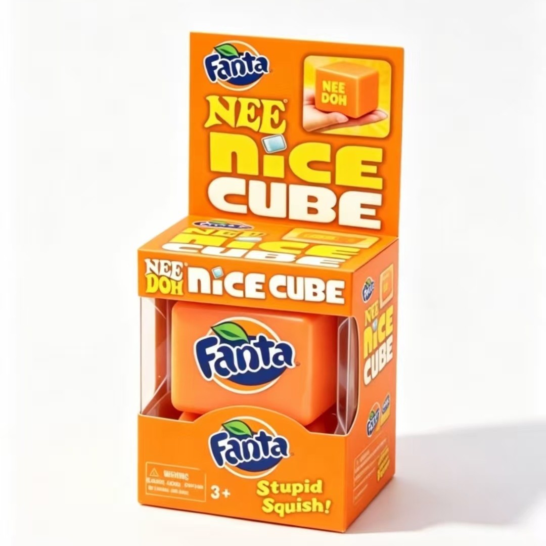 （Pre Order）Squeeze Cube Toy