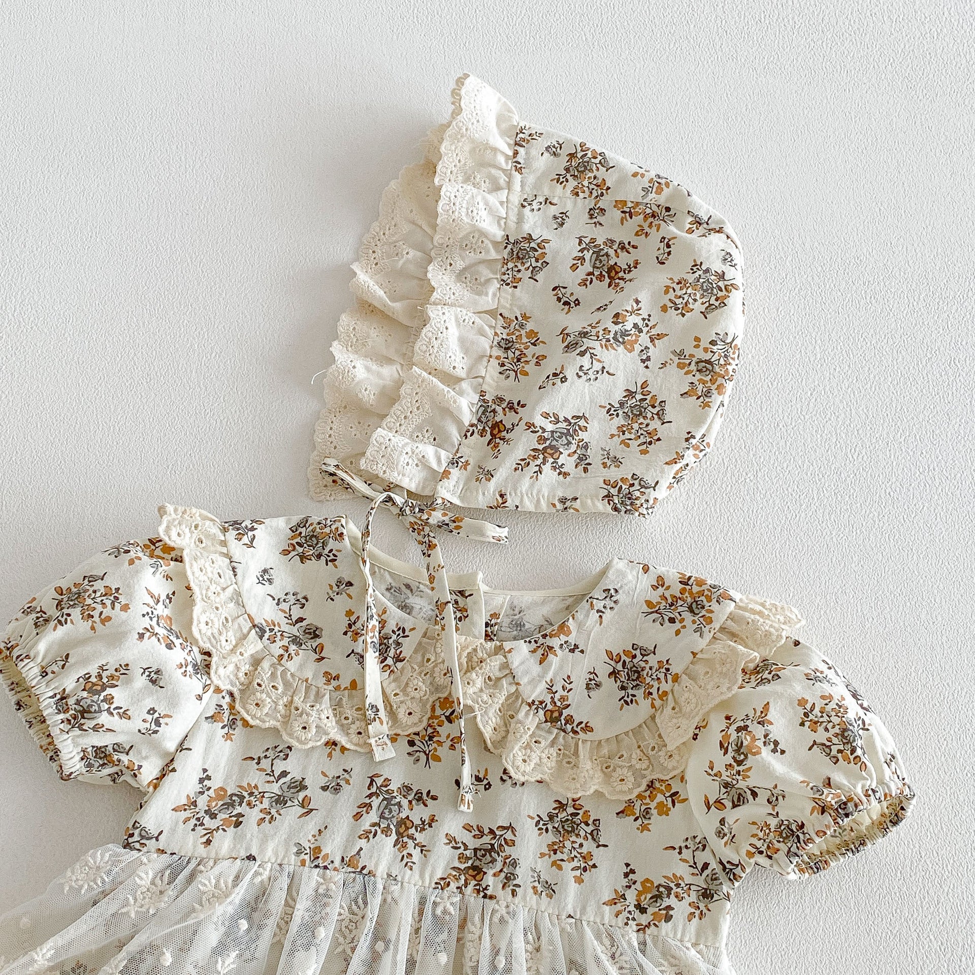 （In Production）Girls Fall Lace Ruffle Romper