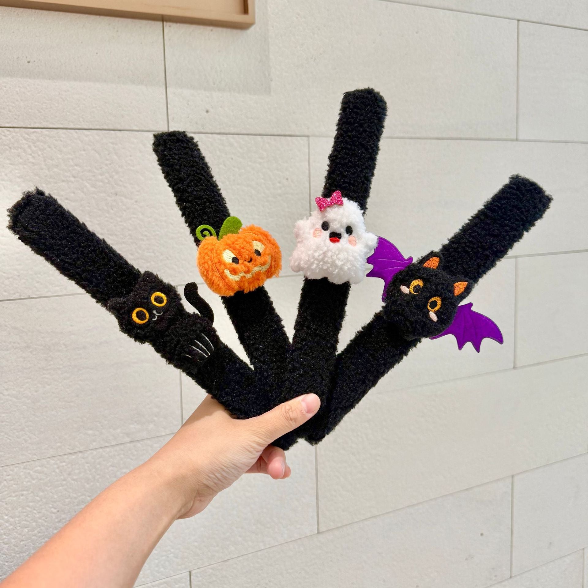 （Pre Order）Halloween Furry Wristband