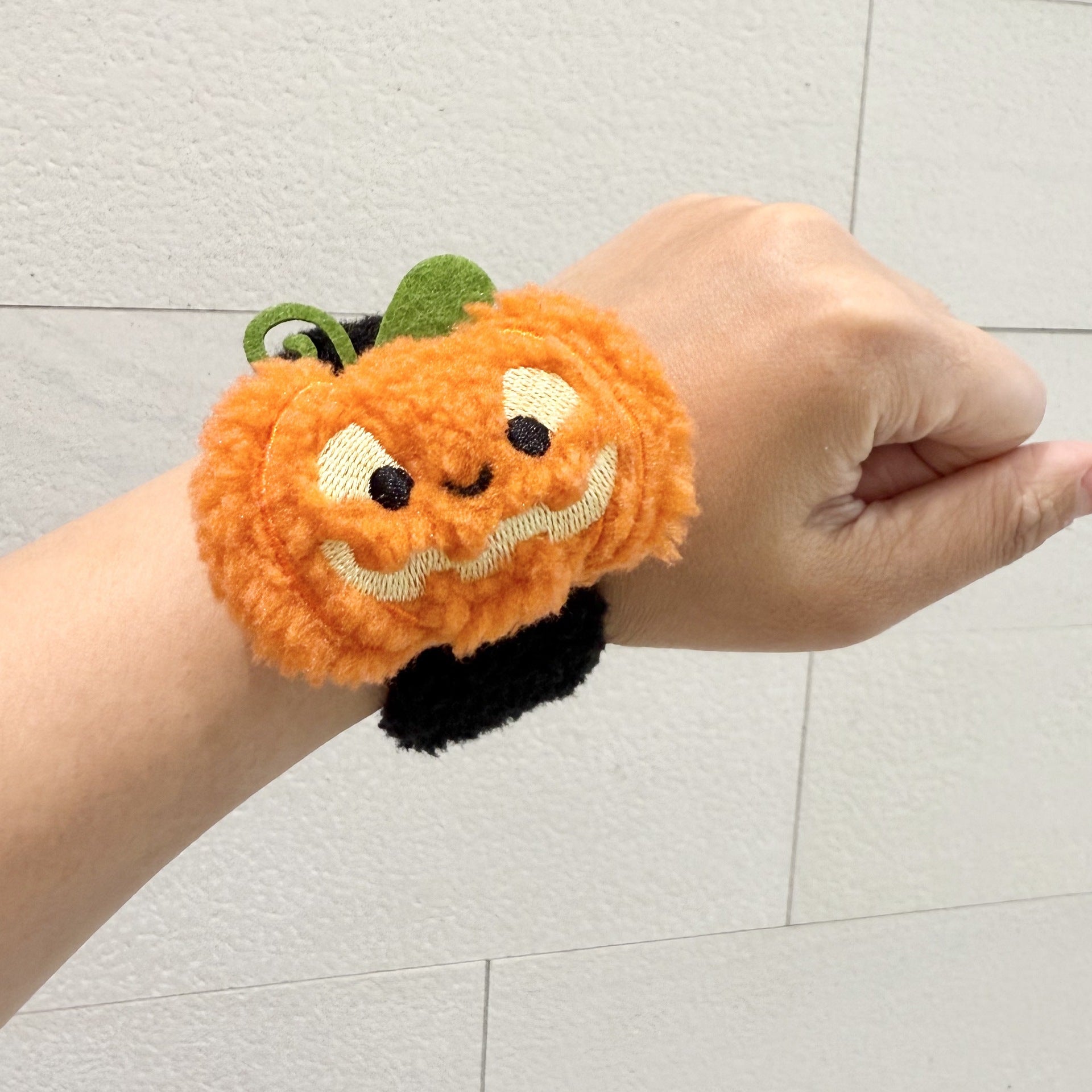 （Pre Order）Halloween Furry Wristband
