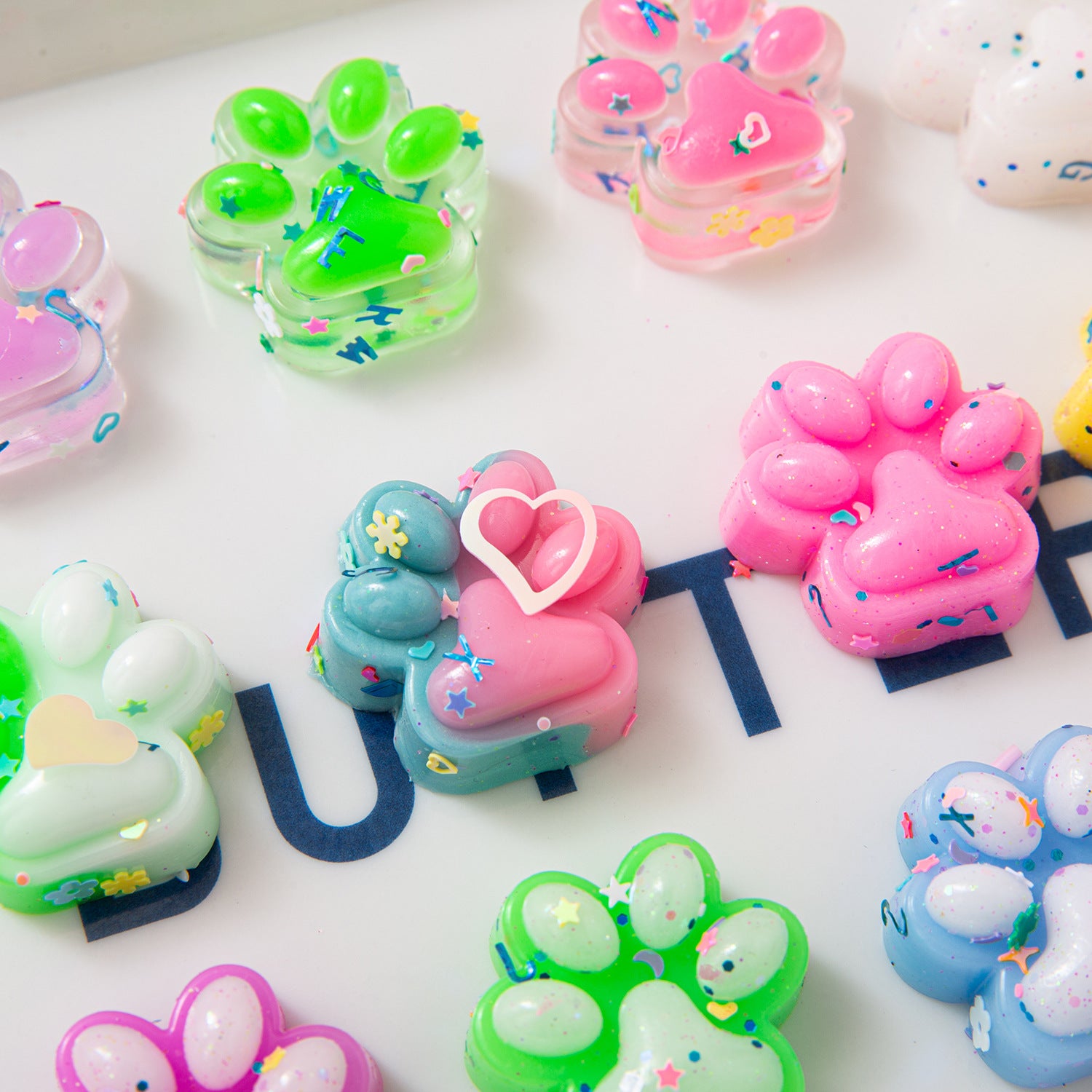 （Pre Order）Squeeze Cat PAWS Toy
