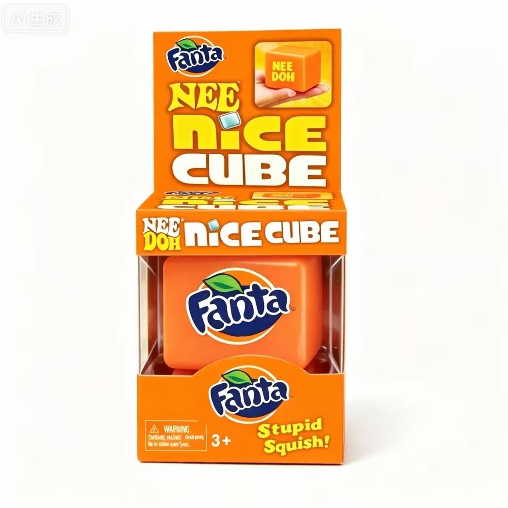 （Pre Order）Squeeze Cube Toy