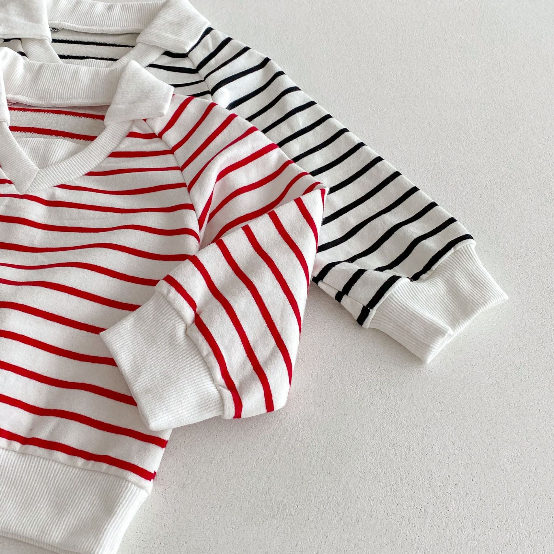（Pre Order 2 Weeks）Unisex Fall Stripe Sweatshirt