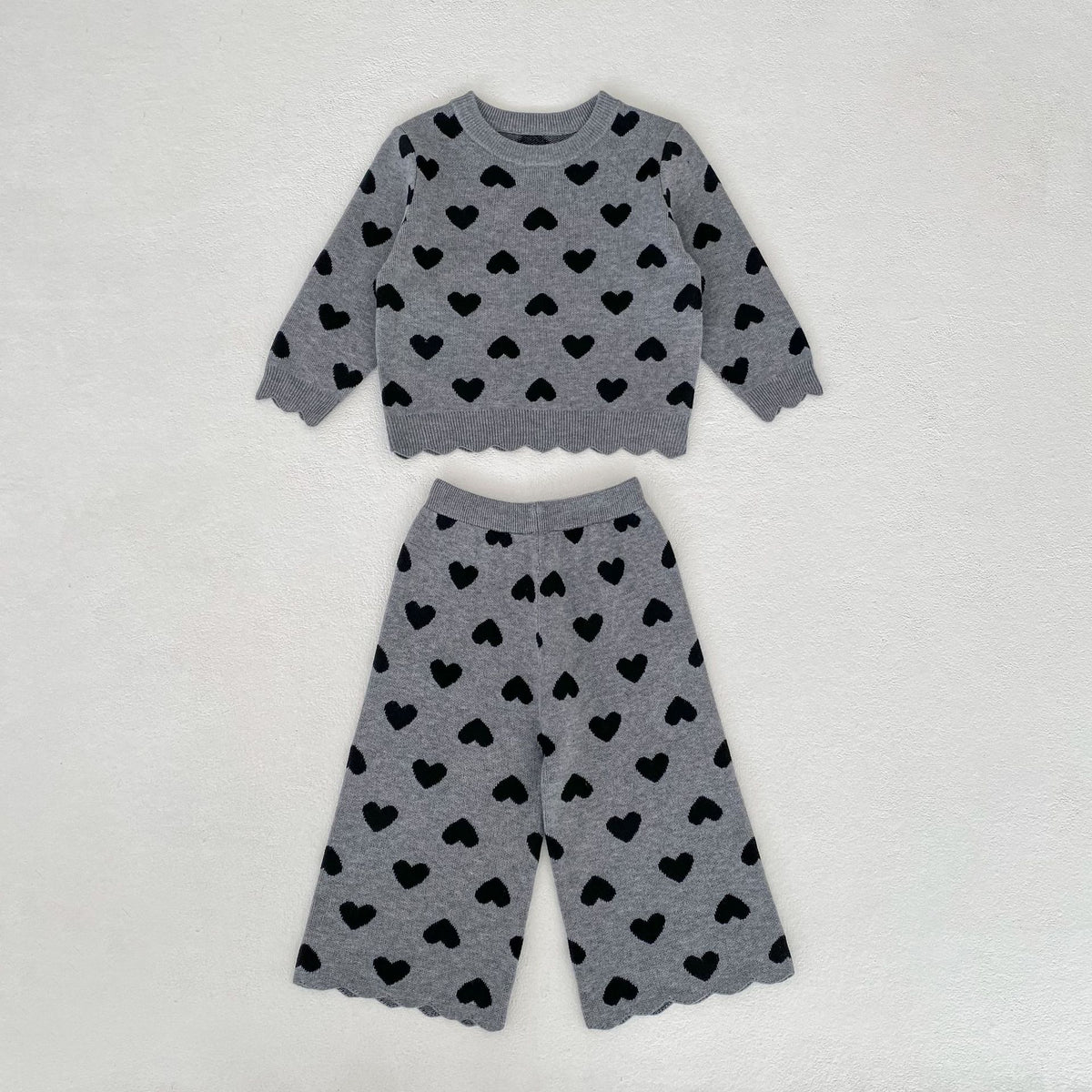 （Pre Order 2 Weeks）Kids Valentine's Day Scallop Knitted Outfit Set