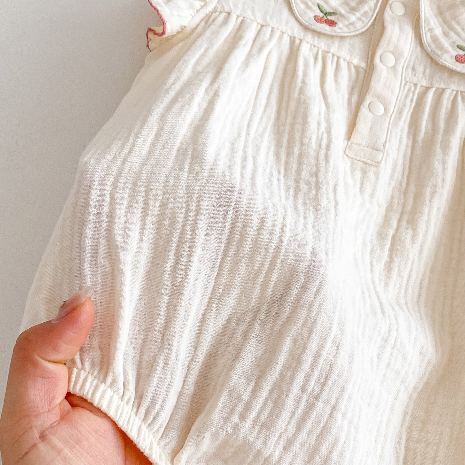 （Pre Order 2 Weeks）Toddler Girls Cherry Embroidery Scallop Collar Romper