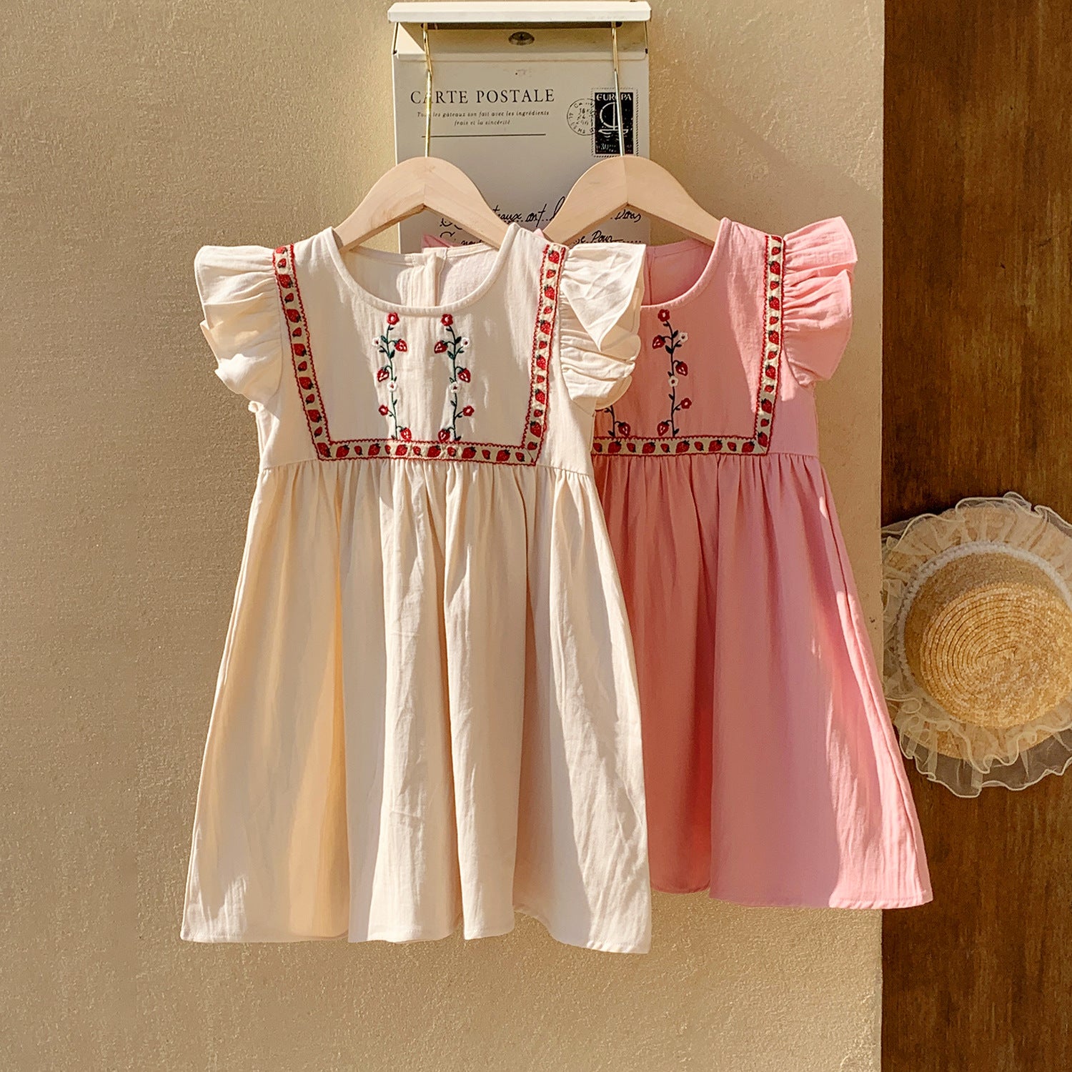 （In Production）Girls Spring&Summer Strawberry Embroidery Flying Sleeves Dress