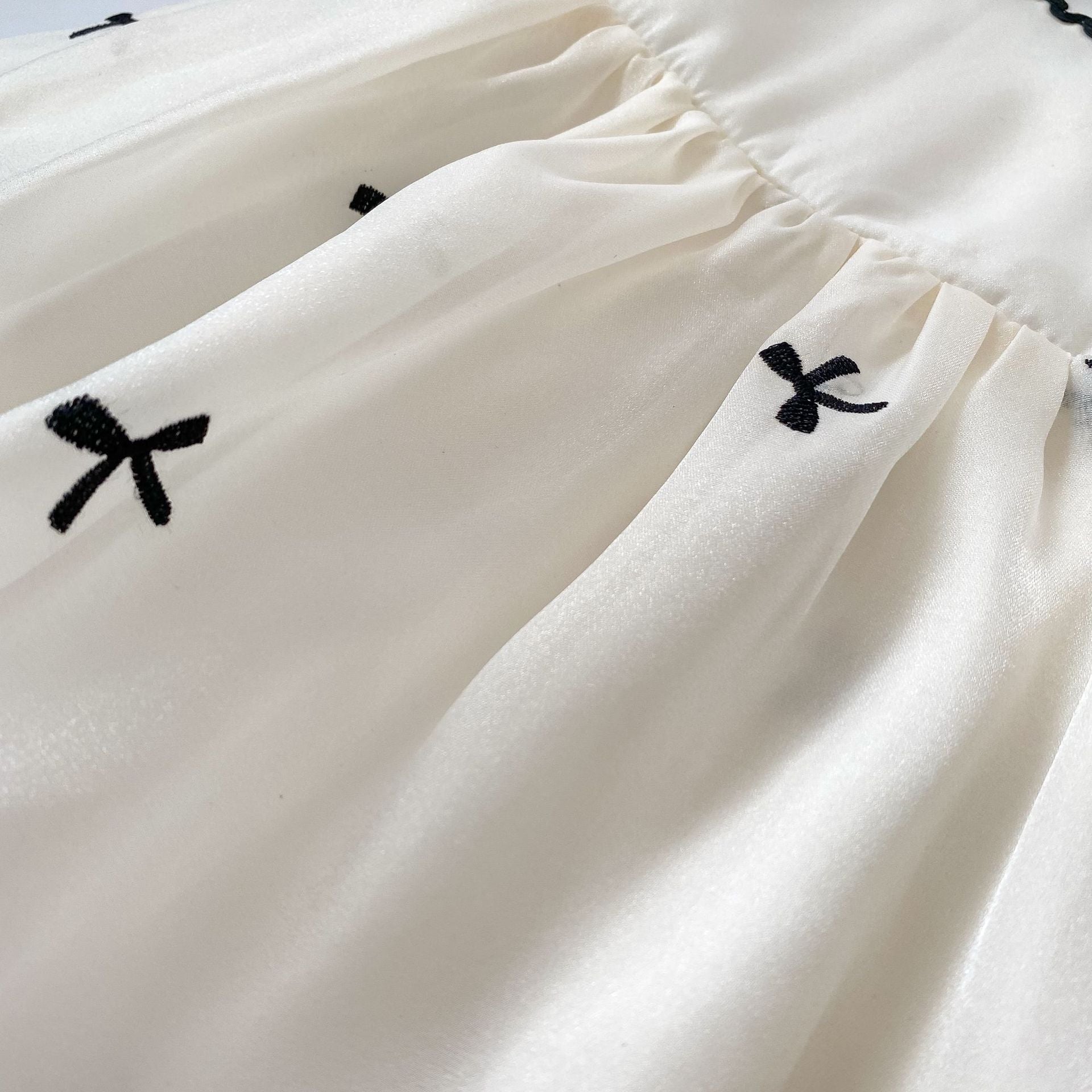 （Pre Order）Girls Spring and Summer Bow Embroidery Dress