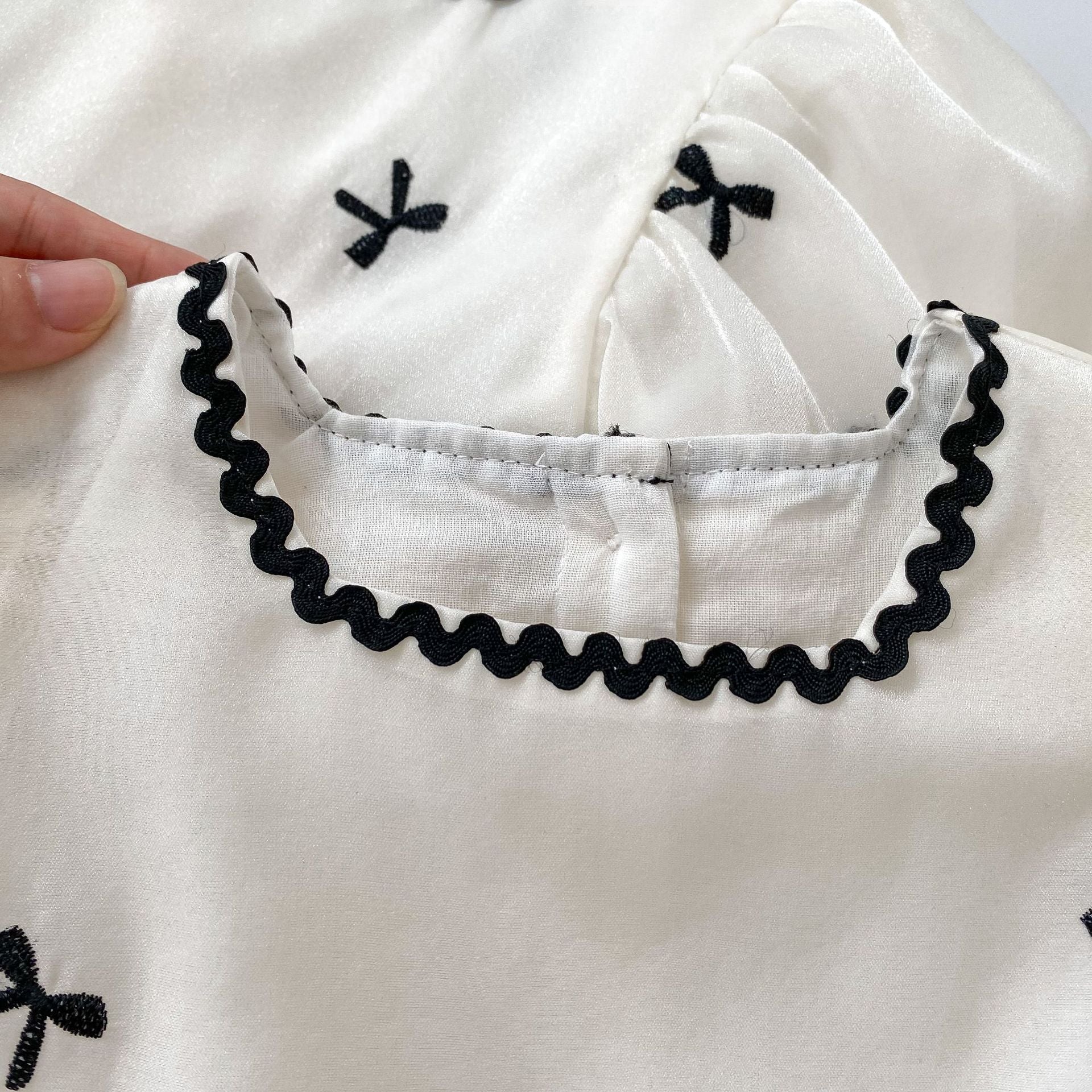 （Pre Order）Girls Spring and Summer Bow Embroidery Dress